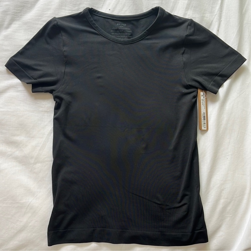 SKIMS (G13) SOFT SMOOTHING  seamless T-SHIRT IN ECLIPSE NWT size S